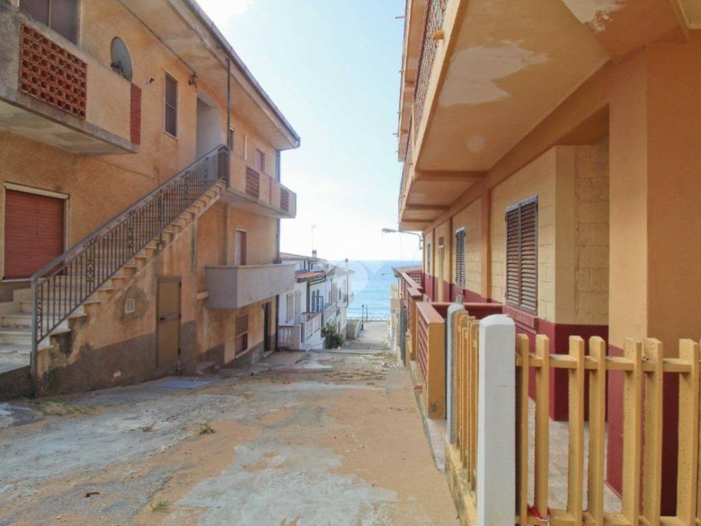 Palazzo / stabile a Isola di capo rizzuto in Via Capo Alfieri, 30 - Foto 3
