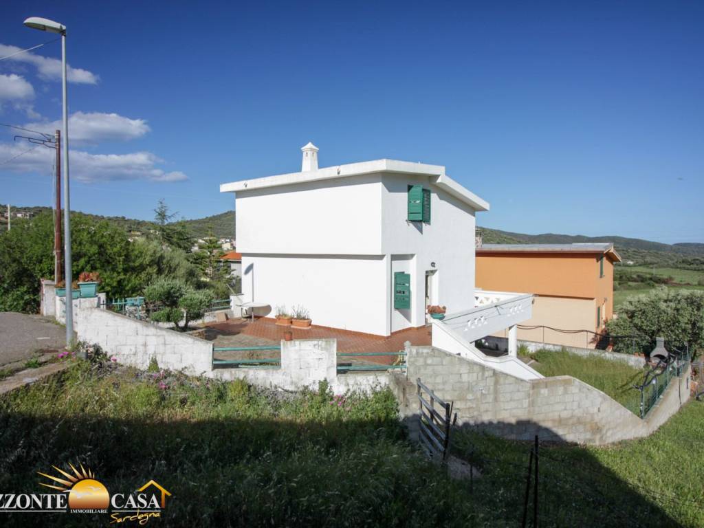 Villa a Posada in Via Papa Giovanni XXIII, 21 - Foto 2