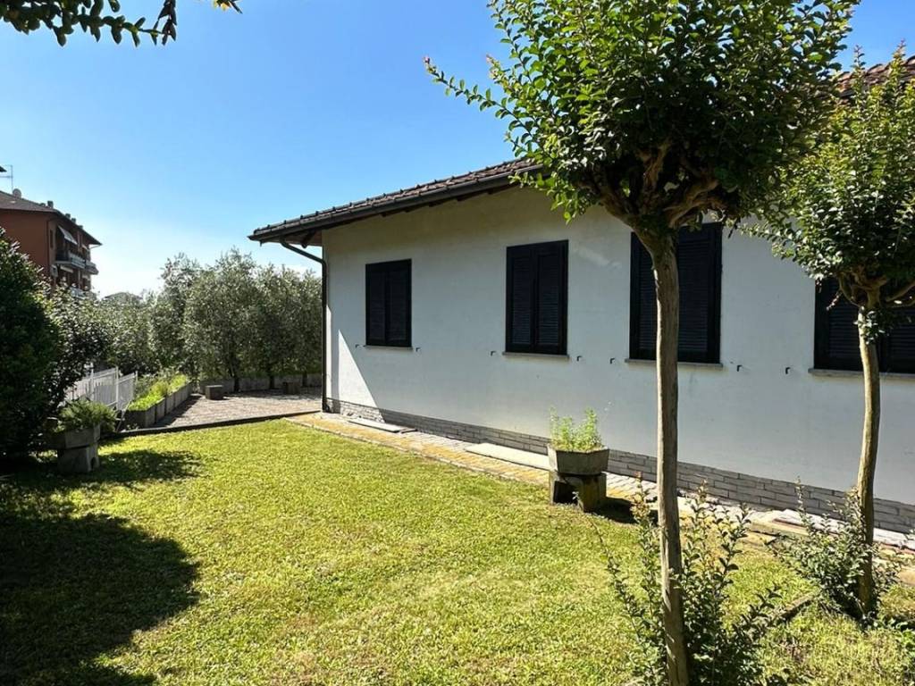 Villa a Gavirate in Via dei Fiori, 47 - Foto 3