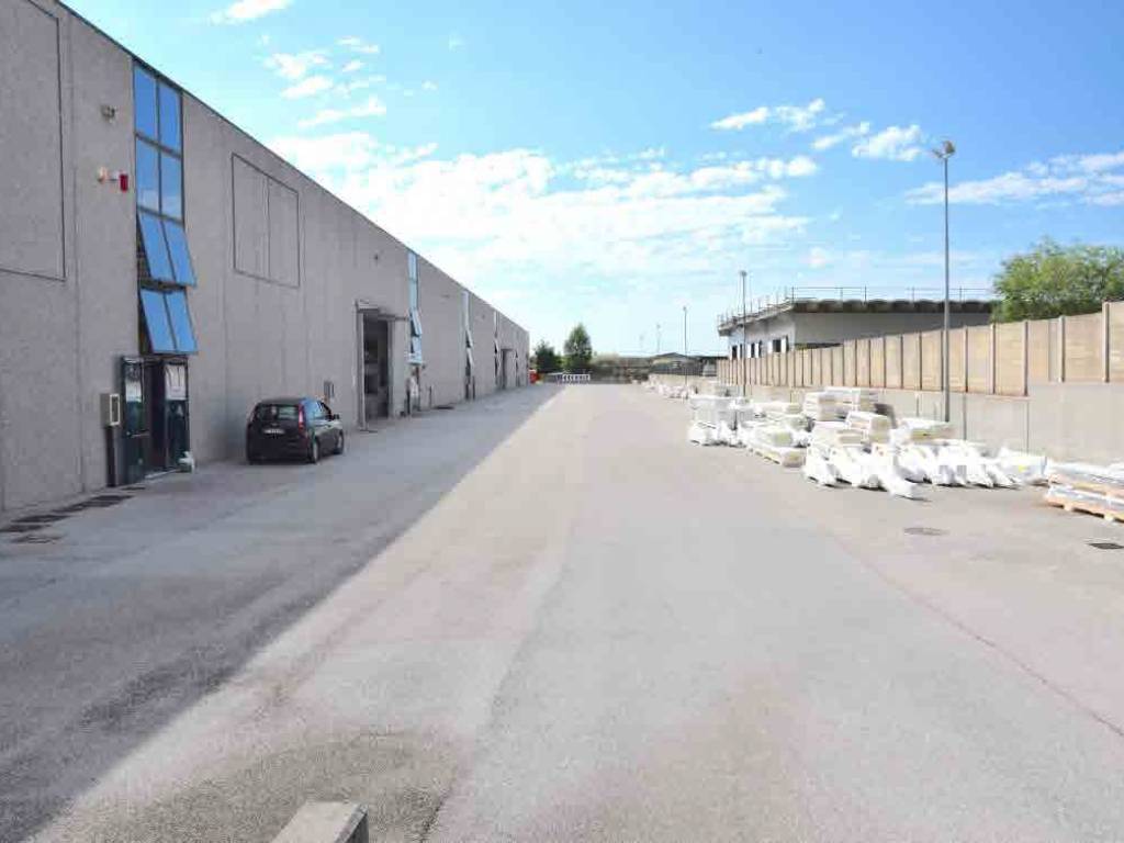 Immobile a Spilimbergo in Zona Industriale Nord - Foto 3