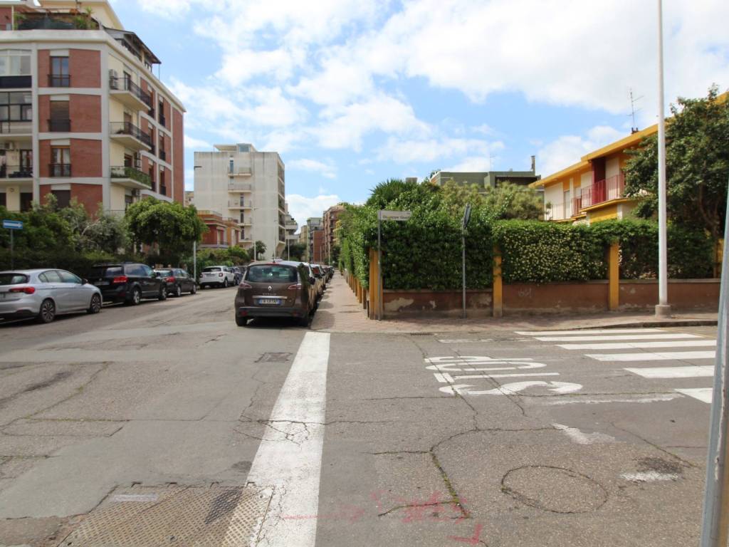 Box / garage a Cagliari in Via Giuseppe Giusti - Foto 4