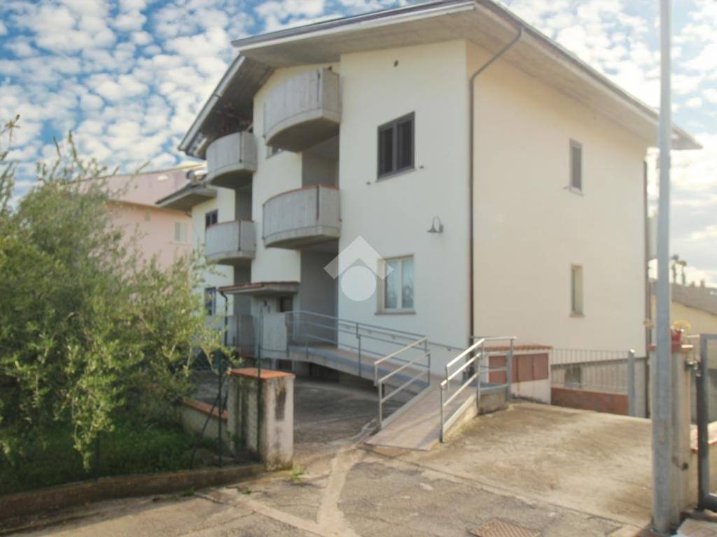 Appartamento a Roseto degli abruzzi in Via G. Averardi, 14 - Foto 2