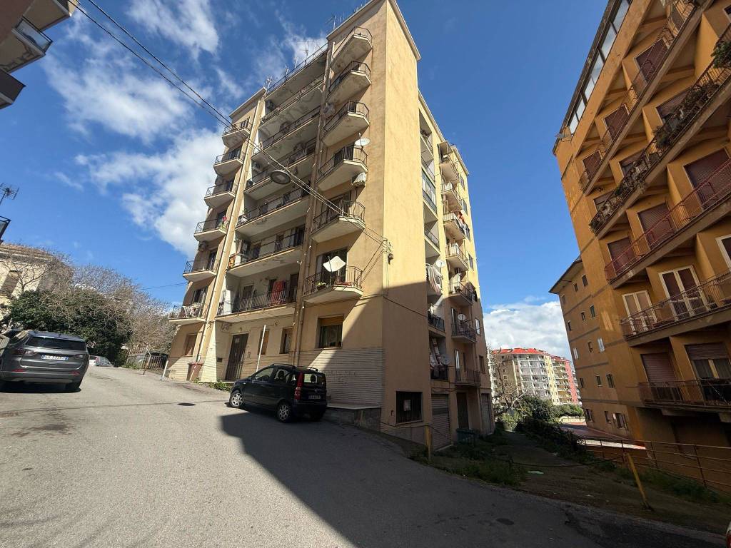 Immobile a Catanzaro in Via Fratelli Plutino, 1 - Foto 2