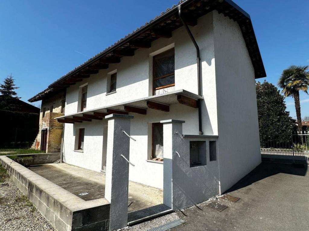 Rustico / casale a Govone in Via Alcide De Gasperi, 45 - Foto 3
