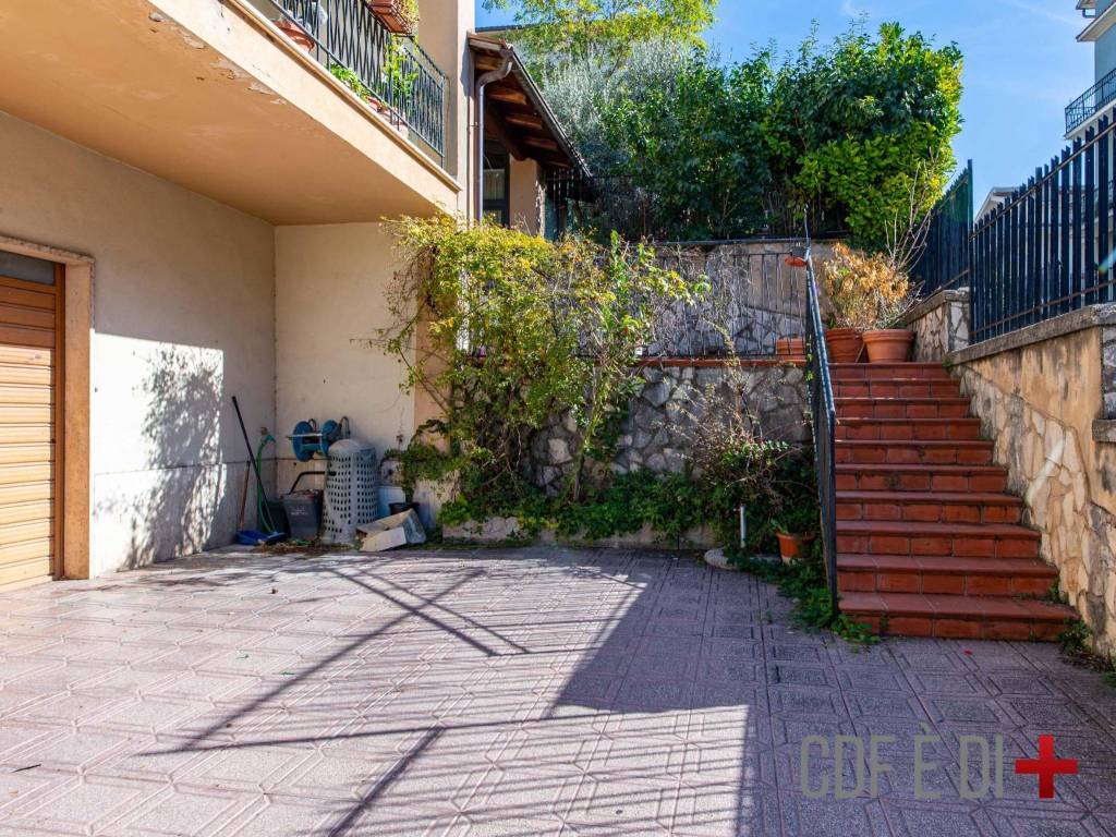 Appartamento a Poggio moiano in Via San Martino - Foto 5
