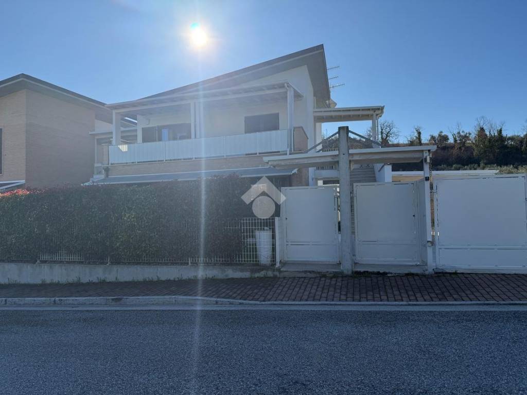 Appartamento a Folignano in Viale Giuseppe Mazzini, 27 - Foto 4