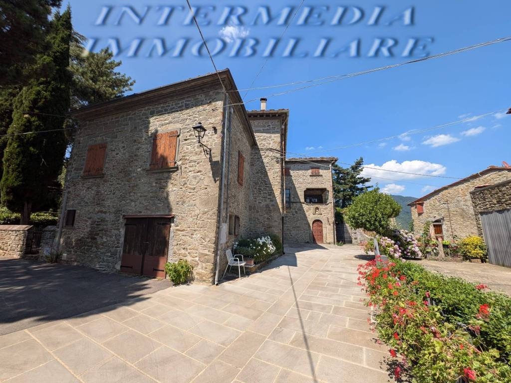 Palazzo / stabile a Loro ciuffenna in Strada Provinciale Setteponti - Foto 3