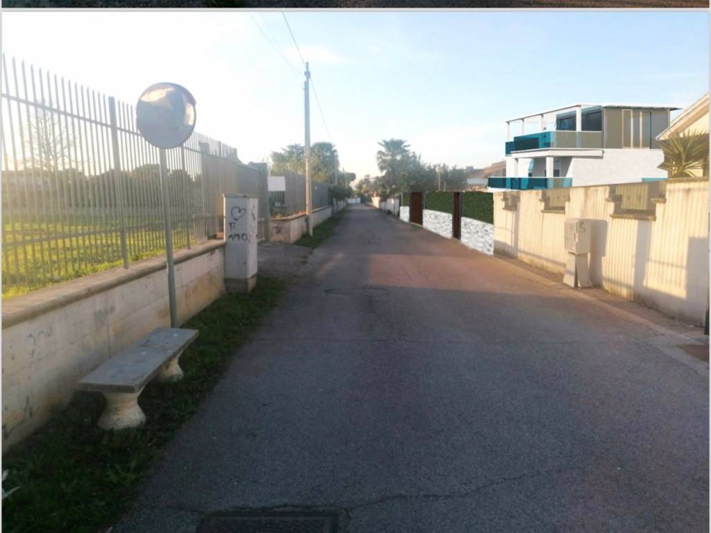 Villa a Terracina in Via del Trifoglio - Foto 2