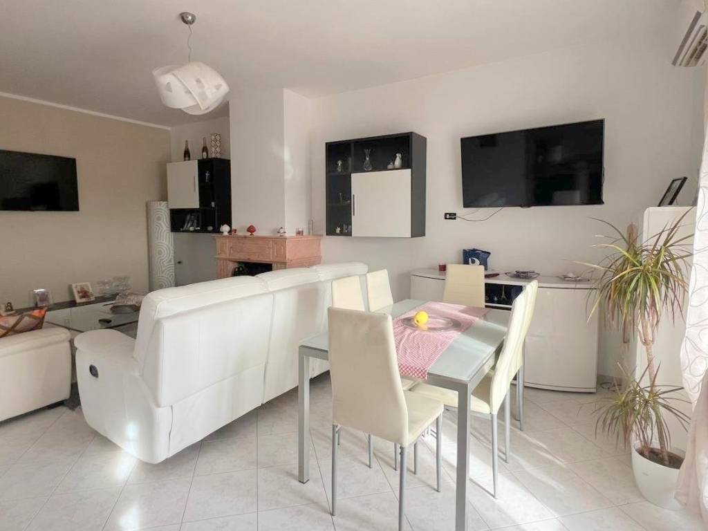 Appartamento a Ceglie messapica in Viale Galileo Galilei - Foto 3