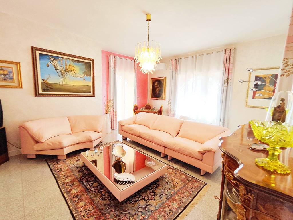 Villa a Aci castello in Via Crocifisso - Foto 4