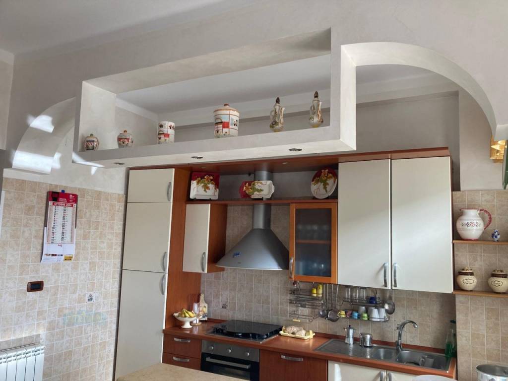 Appartamento a Ceglie messapica in Via Catullo - Foto 4