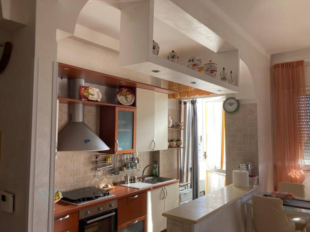 Appartamento a Ceglie messapica in Via Catullo - Foto 5