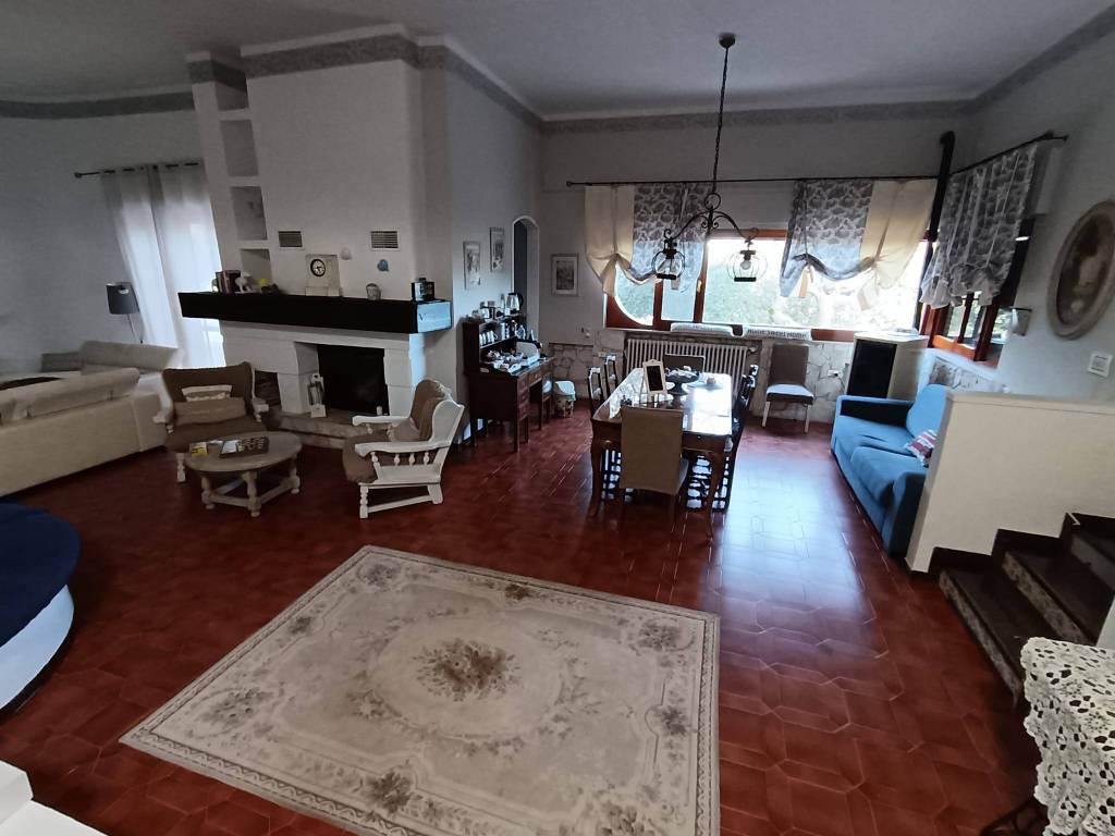 Villa a Cassano delle murge in Zona P. la vecchia - Foto 2