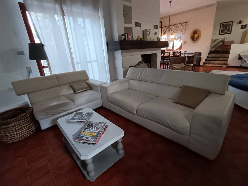 Villa a Cassano delle murge in Zona P. la vecchia - Foto 5
