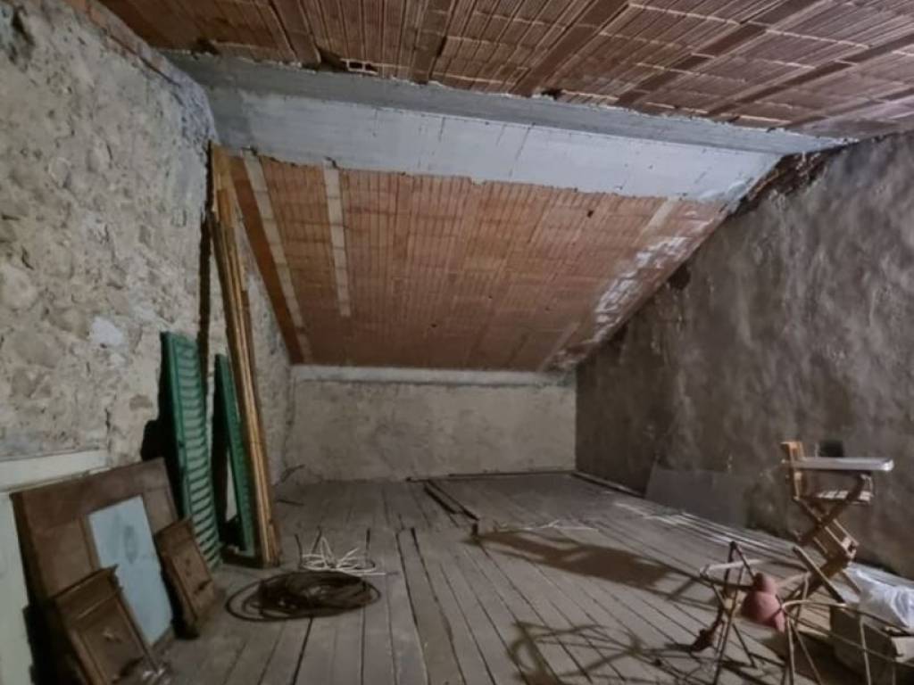 Casa indipendente a Vernio in Via Risubbiani - Foto 2