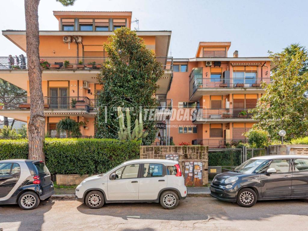 Appartamento a Roma in Via Antonio Schivardi, Mostacciano 39 - Foto 1