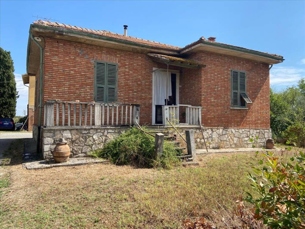 Casa indipendente a Castiglione del lago in Via T.C. Fioretti, 79 - Foto 2
