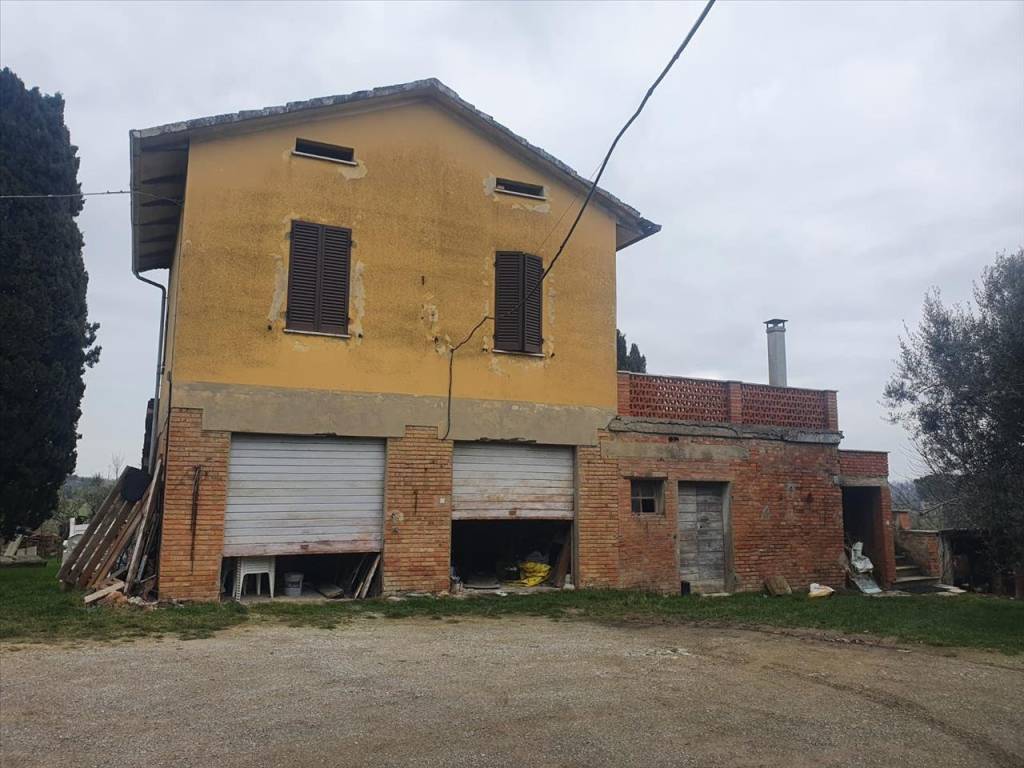 Casa indipendente a Castiglione del lago in Via T.C. Fioretti, 79 - Foto 4