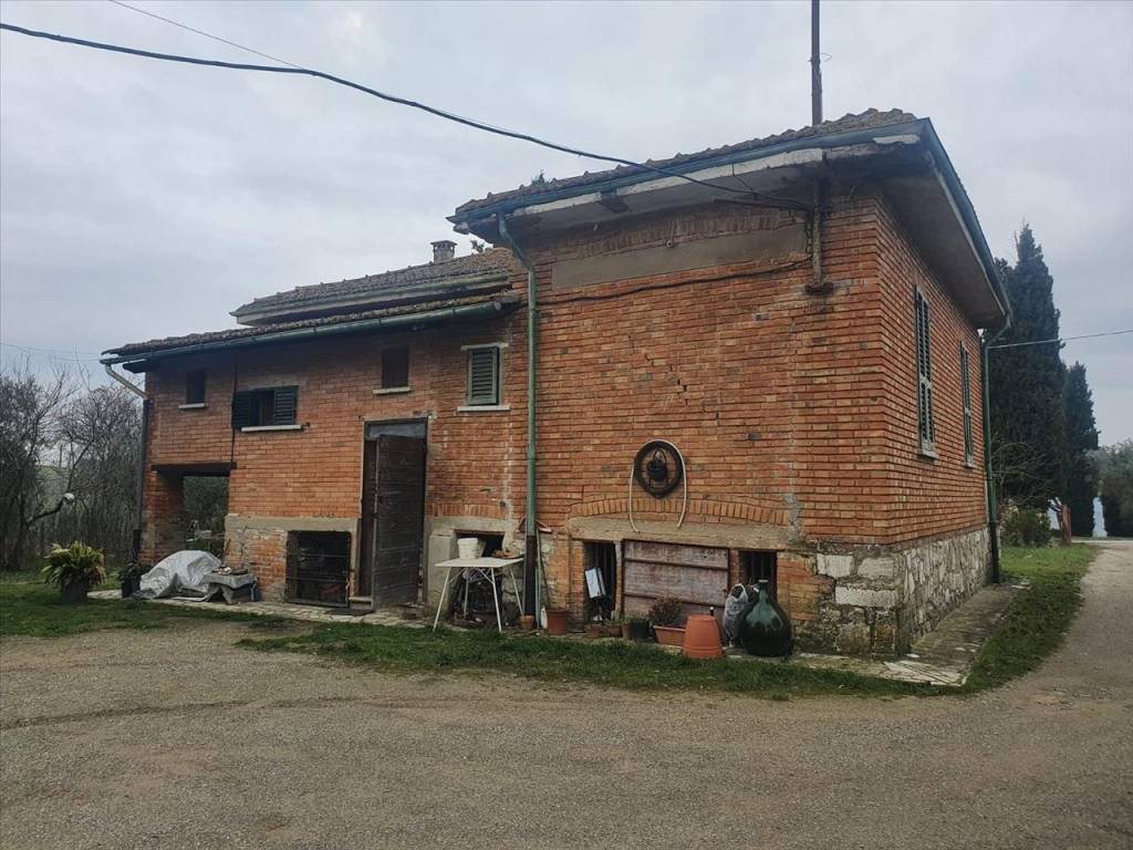 Casa indipendente a Castiglione del lago in Via T.C. Fioretti, 79 - Foto 5