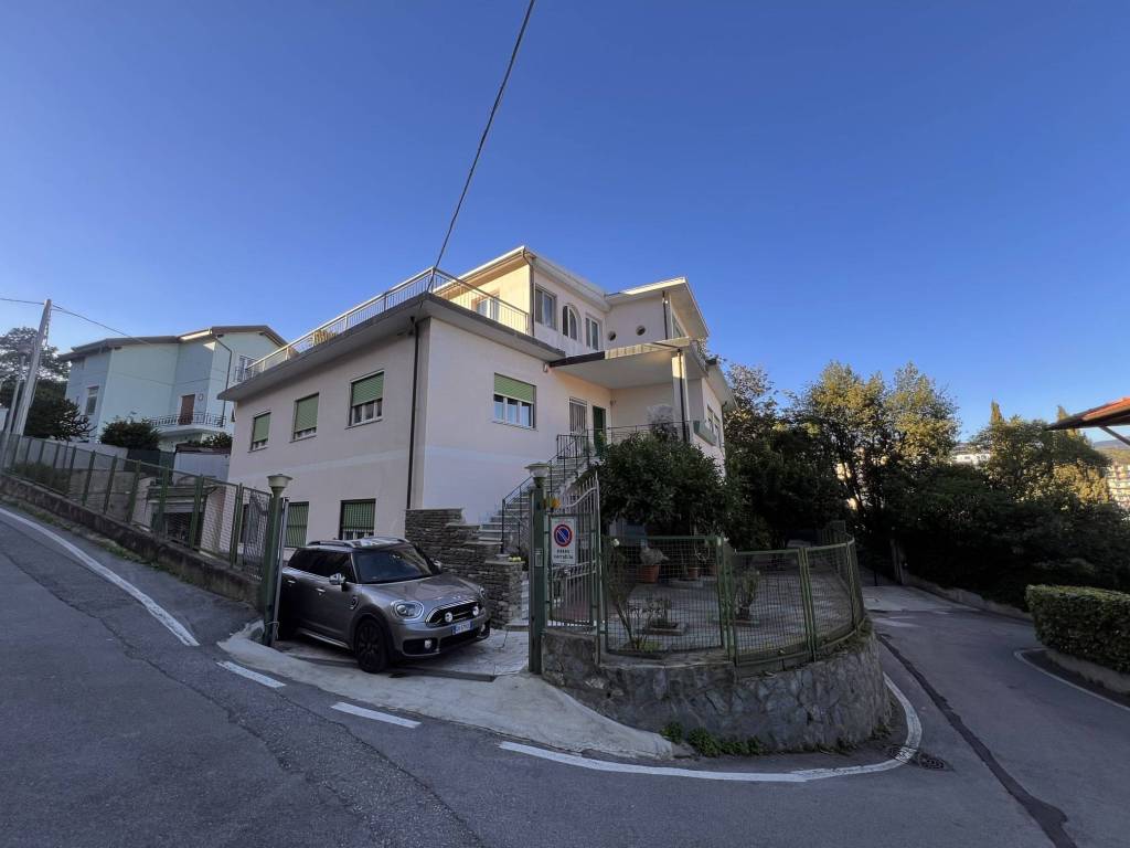 Villa a Albissola marina in Via Tino da Camaino, 8 - Foto 4
