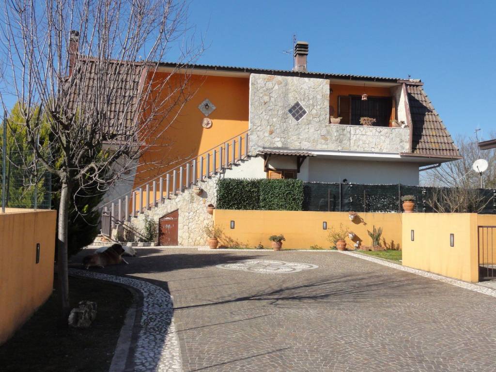 Villa a Ceccano in Via Colle San Paolo, 1 - Foto 2
