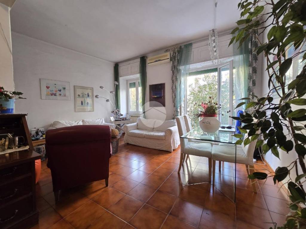 Appartamento a Napoli in Via Caldieri Luigi, 35 - Foto 2