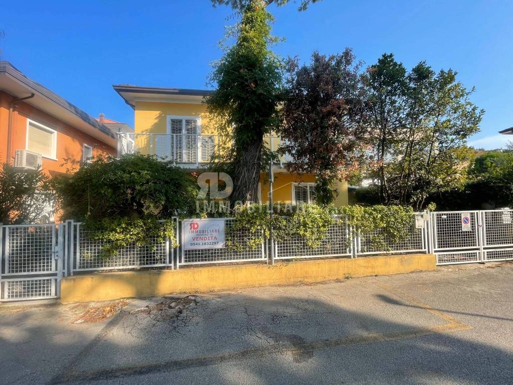 Villa a Riccione in Viale Nino Bixio - Foto 3