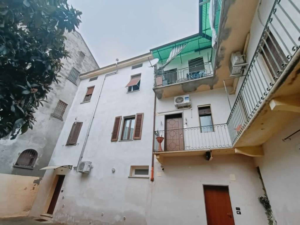 Appartamento a Cremona in Via Carlo Tedaldi Fores, 1 - Foto 2