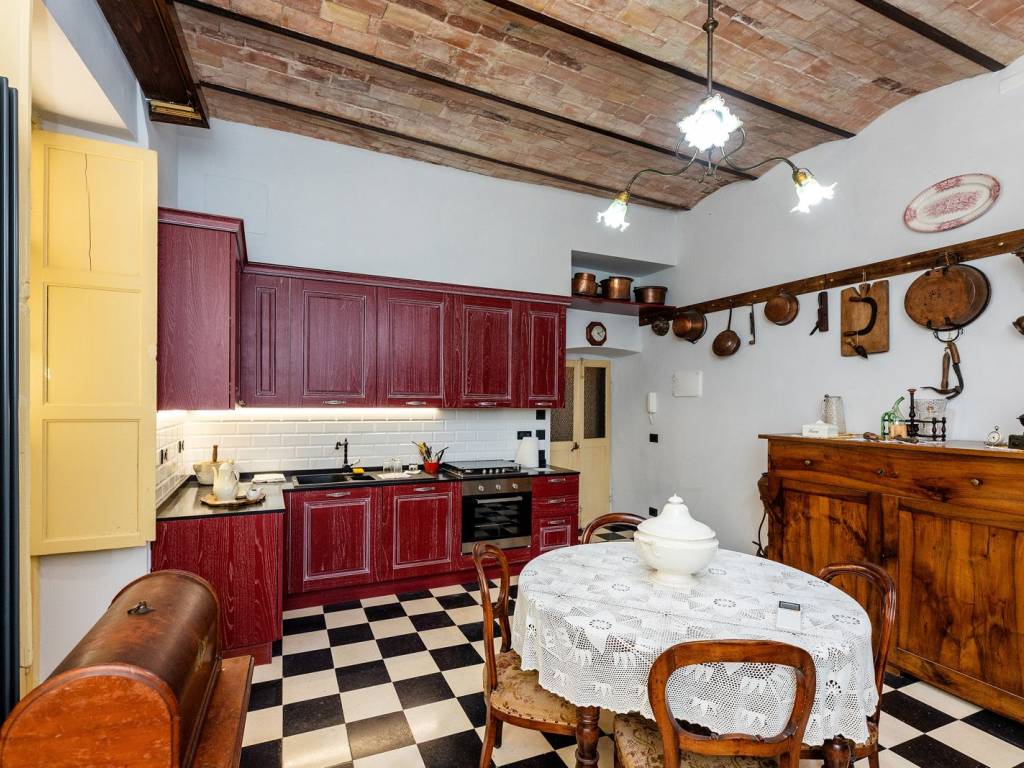 Appartamento a Finale ligure in Via Giovanni Nicotera, 20 - Foto 3