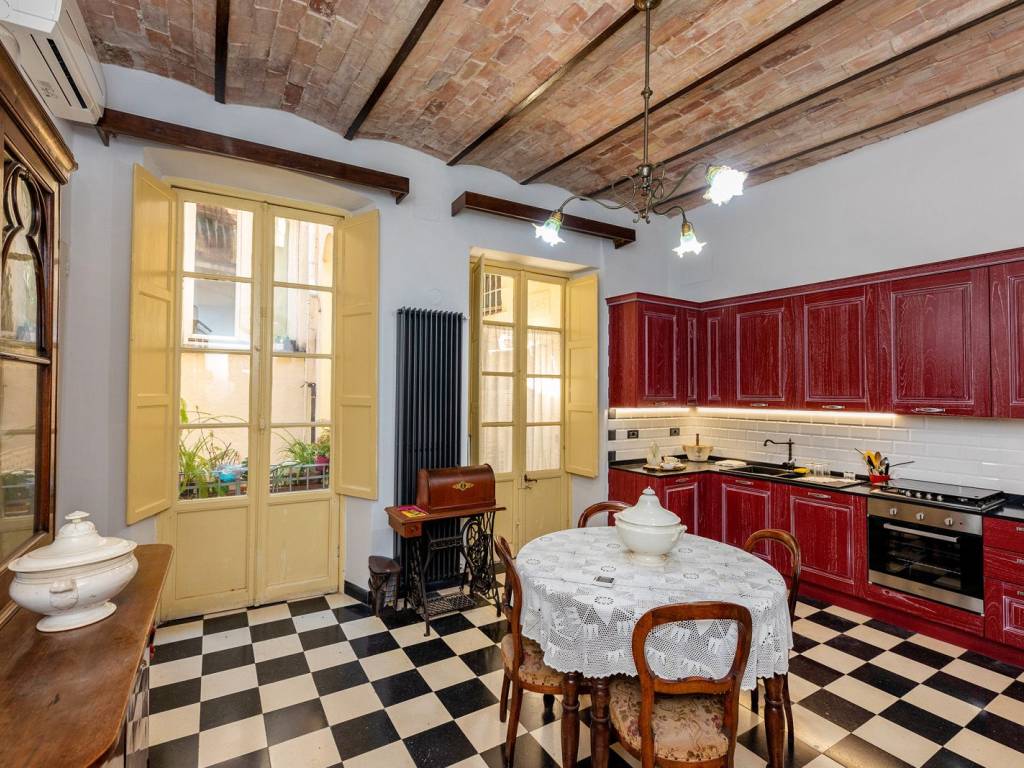 Appartamento a Finale ligure in Via Giovanni Nicotera, 20 - Foto 4