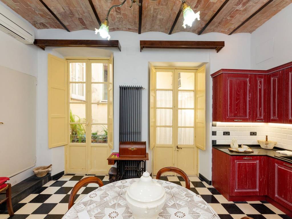 Appartamento a Finale ligure in Via Giovanni Nicotera, 20 - Foto 5