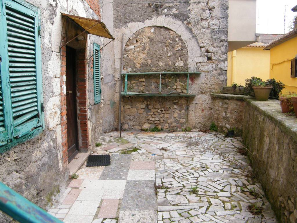 Appartamento a Alatri in Vicolo Colle Santa Lucia - Foto 2