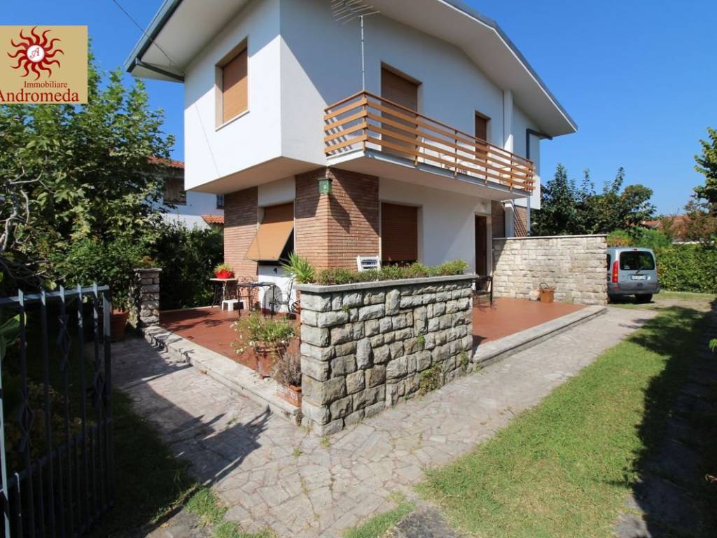 Villa a Forte dei marmi in Via Scassi Carli - Foto 4