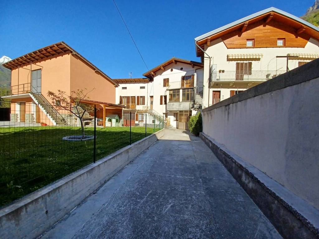 Casa indipendente a Pont-saint-martin - Foto 2