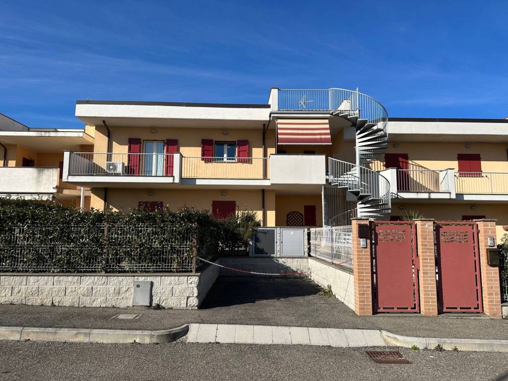 Appartamento a Capodimonte in Via Isola Martana 159 - Foto 2