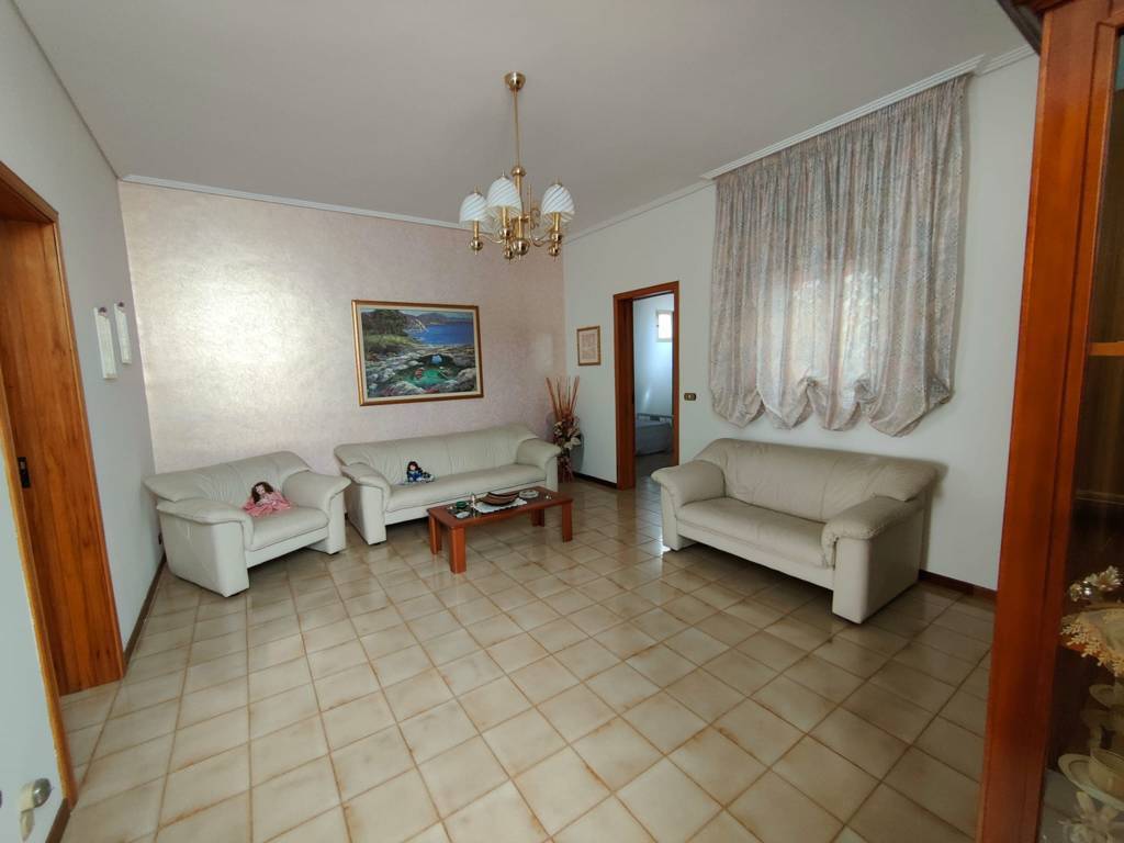 Appartamento a Ragusa in Via Gian Domenico Cavallaro, 52 - Foto 2