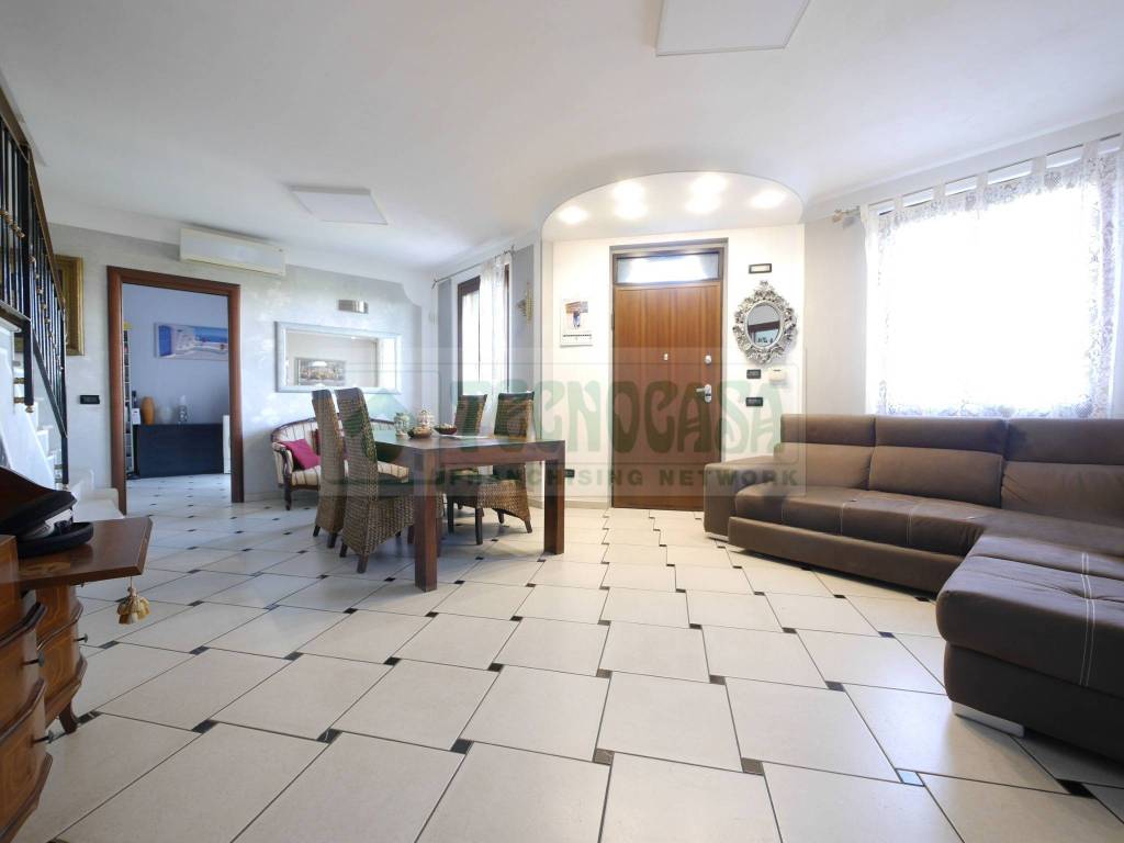 Villa a Comezzano-cizzago in Via Roma, 1 - Foto 5