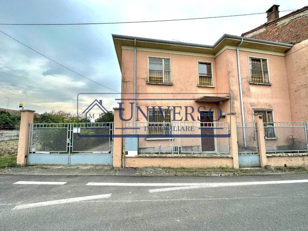 Casa indipendente a Cornale e bastida in Via Camillo Benso di Cavour, 114 - Foto 2