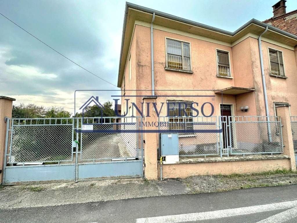 Casa indipendente a Cornale e bastida in Via Camillo Benso di Cavour, 114 - Foto 3