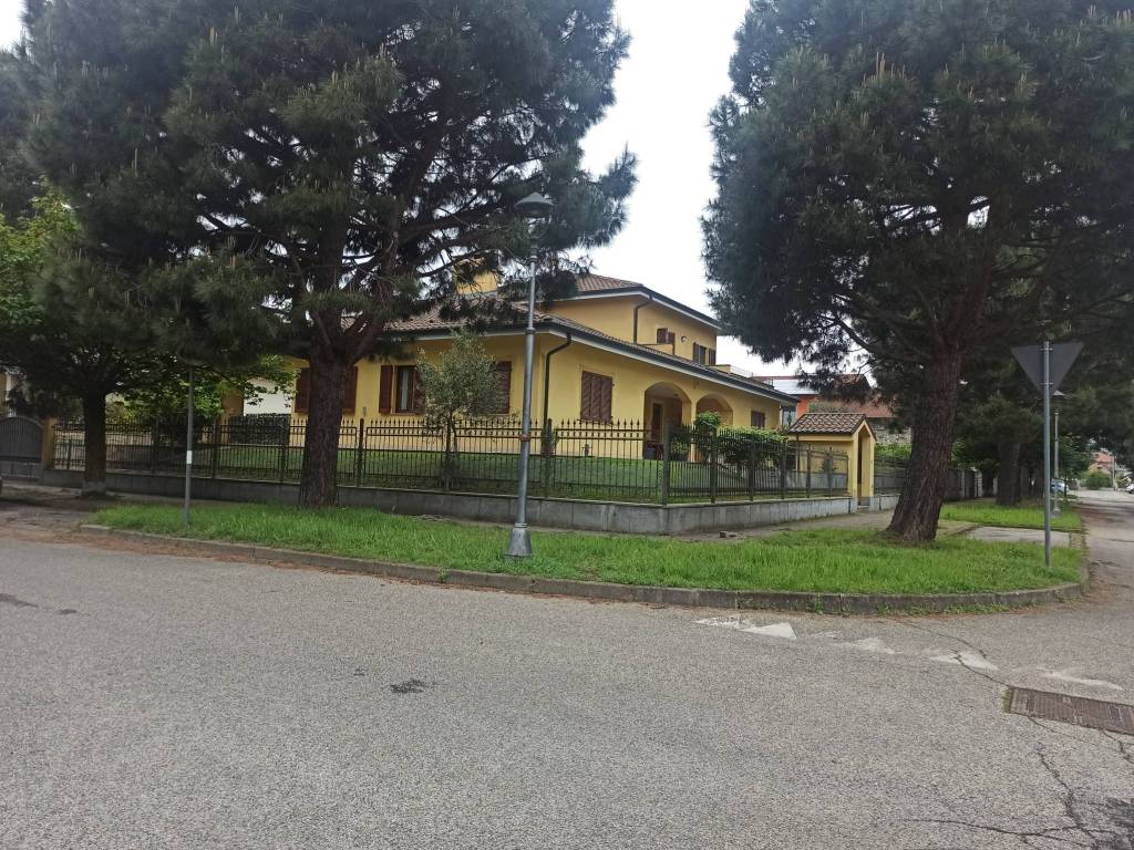 Villa a Vercelli in Via Chisimaio, 46 - Foto 2