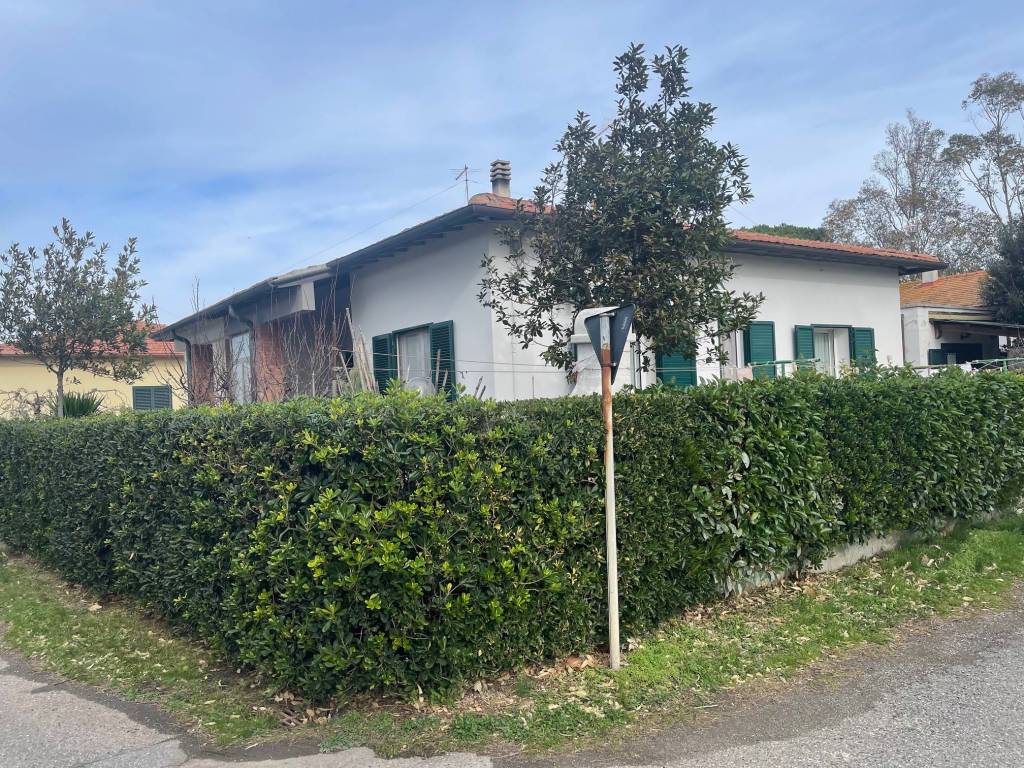 Villa a Rosignano marittimo in Via Girolamo Savonarola, 9 - Foto 2