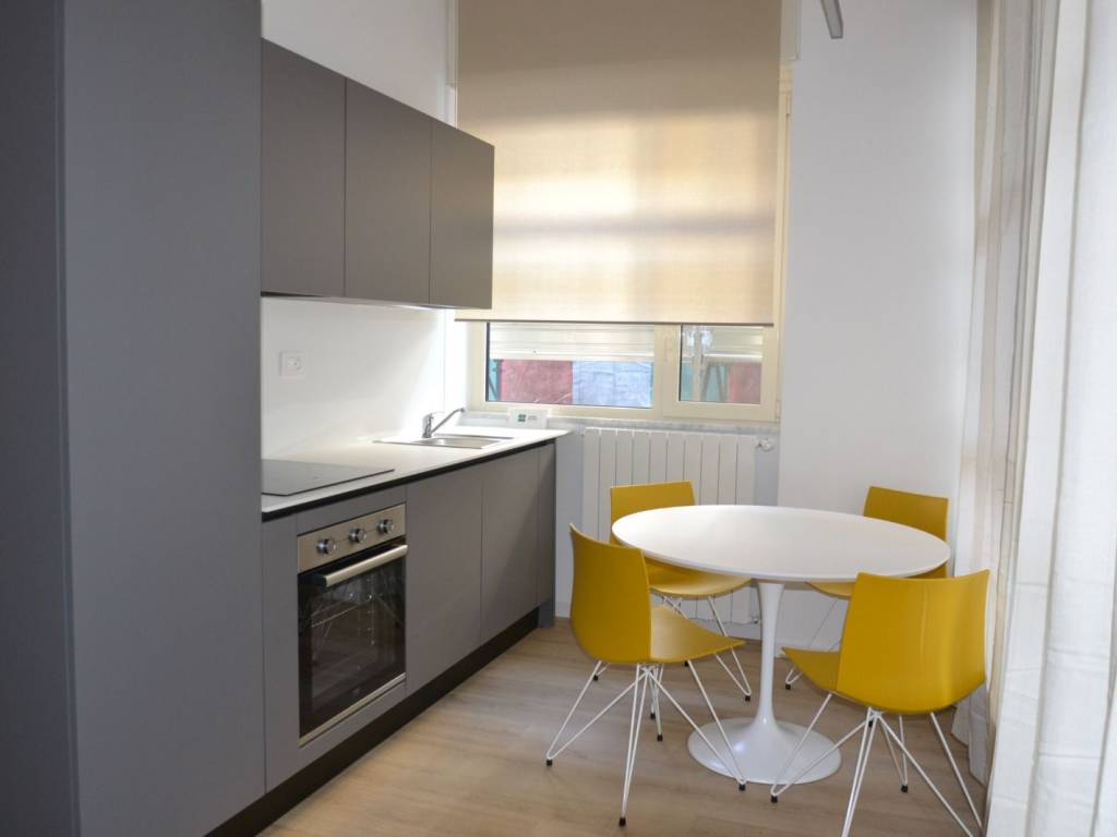 Appartamento a Milano in Via Cesare Balbo - Foto 1