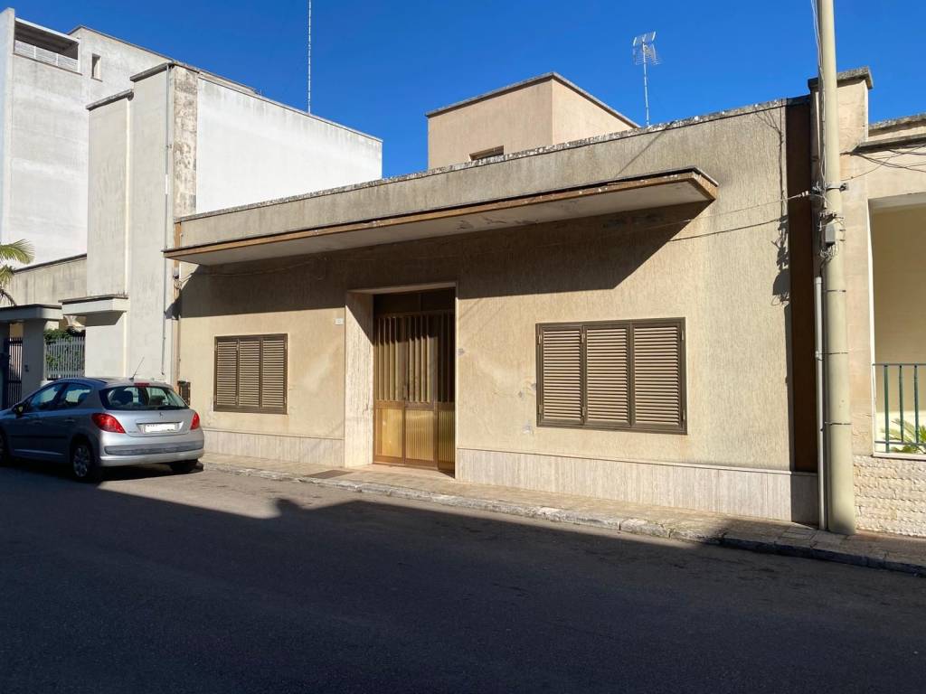 Casa indipendente a Maglie in Via Vincenzo Ingravalle - Foto 2