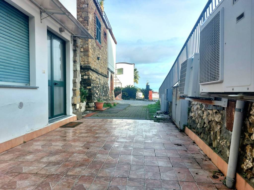 Box / garage a Diano marina in via sant'emo, 62 - Foto 2