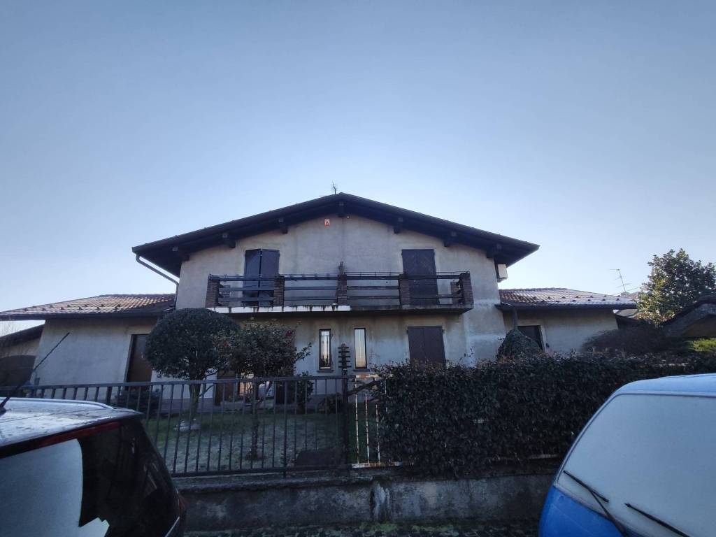 Villa a Lentate sul seveso in Via Lazio, 49 - Foto 2