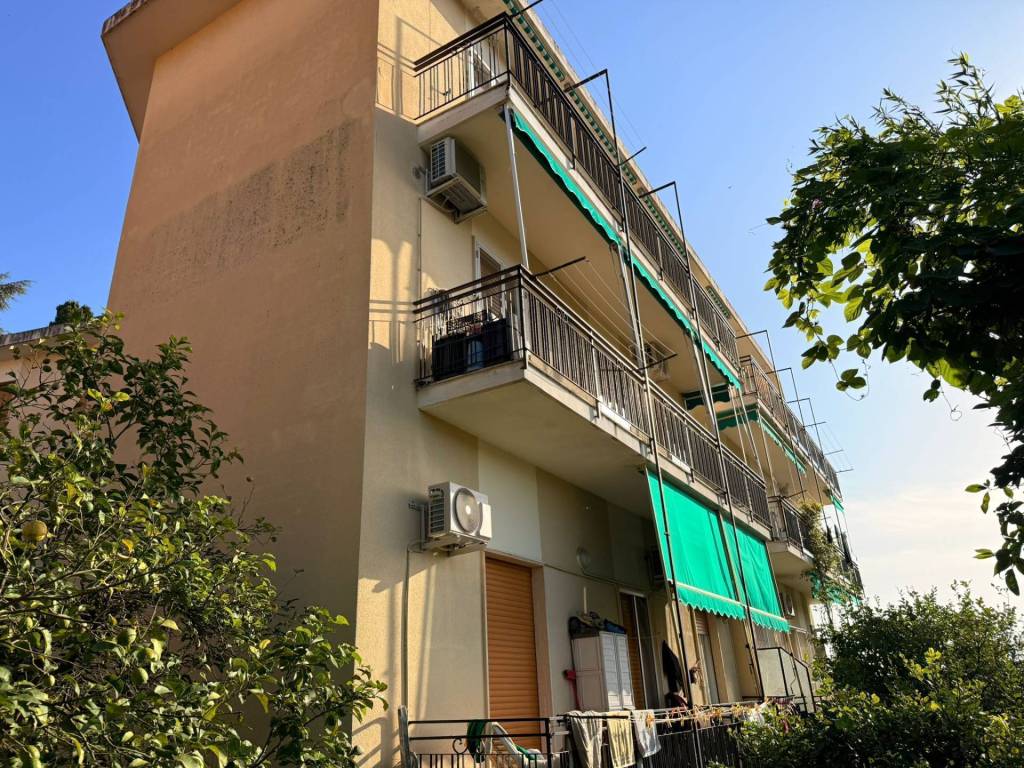 Appartamento a Imperia in via fanny roncati - Foto 2