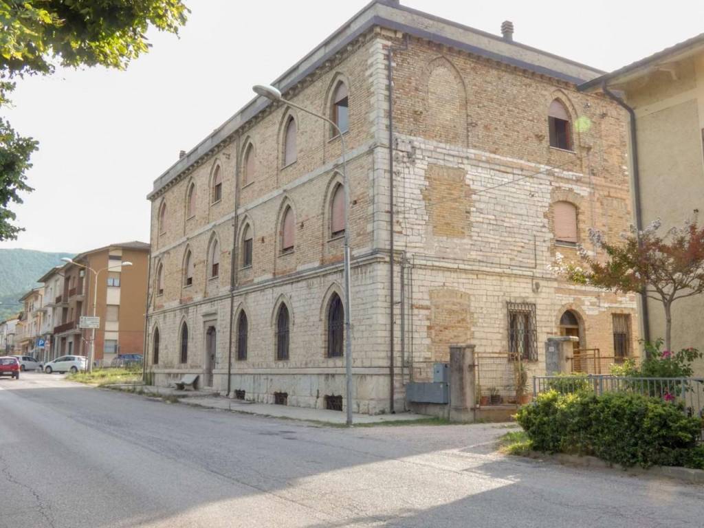 Appartamento a Acqualagna in via Flaminia 91 - Foto 2