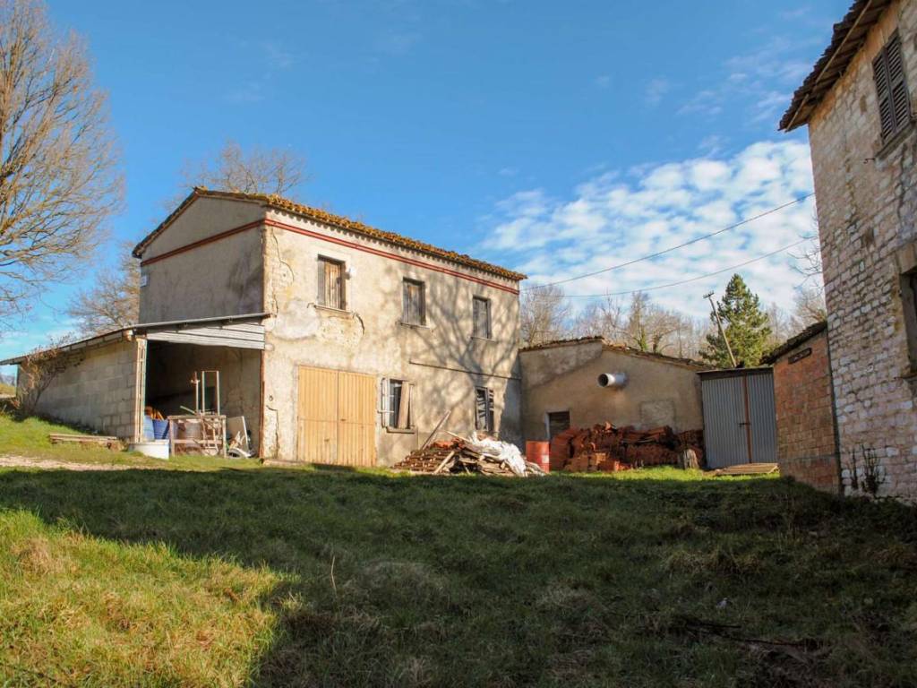 Rustico / casale a Cagli in strada Santa Barbara - Foto 2