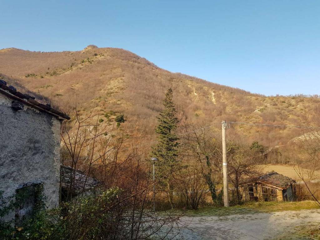 Rustico / casale a Frontone in strada delle Pescare - Foto 3