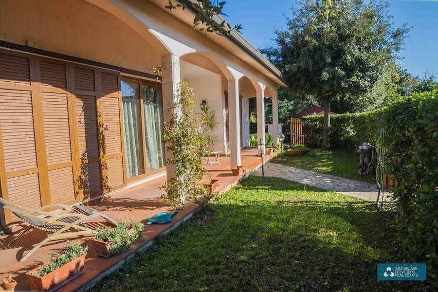 Villa a Rosignano marittimo in Via A. Gabelli, 25 - Foto 2